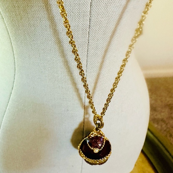 Vintage Faberge-style egg pendant - storyline by JJI - Picture 9 of 11